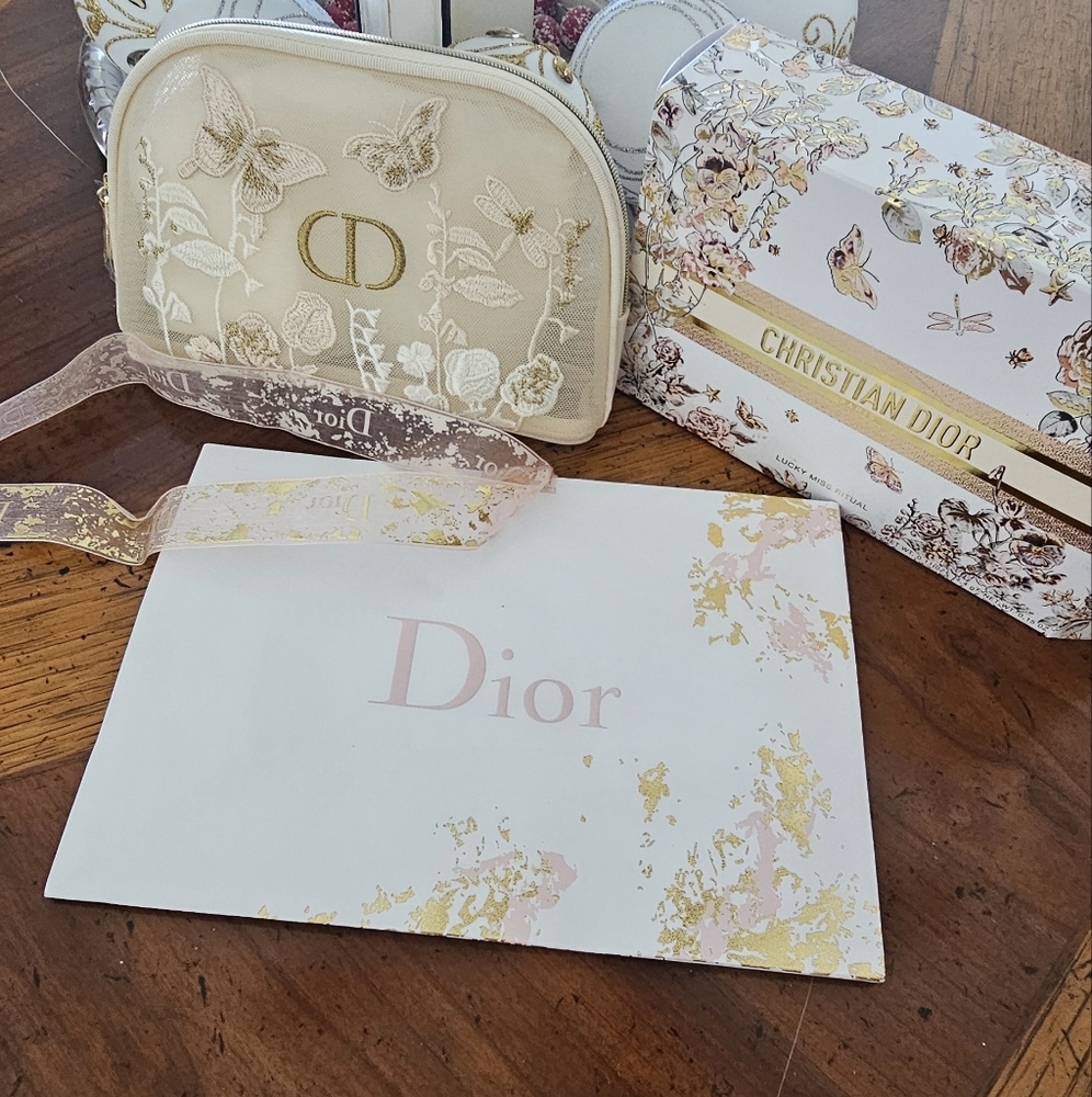 ❤️NIB Christian Dior Limited Edition Embroidered Mesh Cosmetic Bag❤️ - Picture 7 of 10